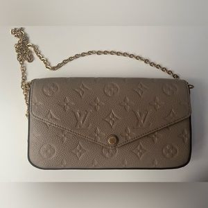Louis Vuitton Clutch
